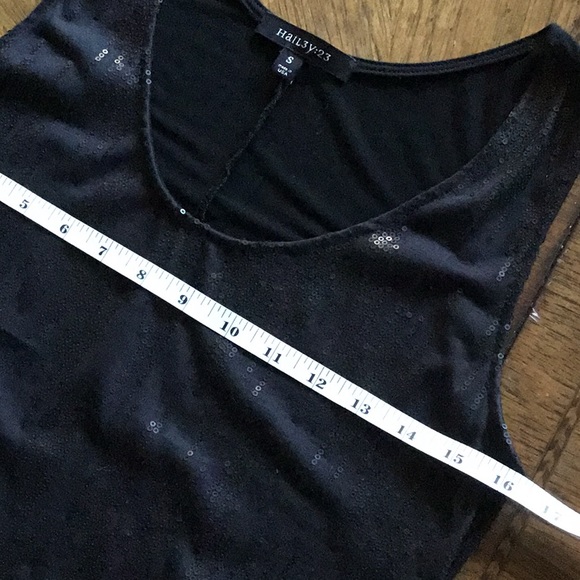 🔥 4/$20 HAIL3Y:23 Small ladies sequin tank - Picture 4 of 8